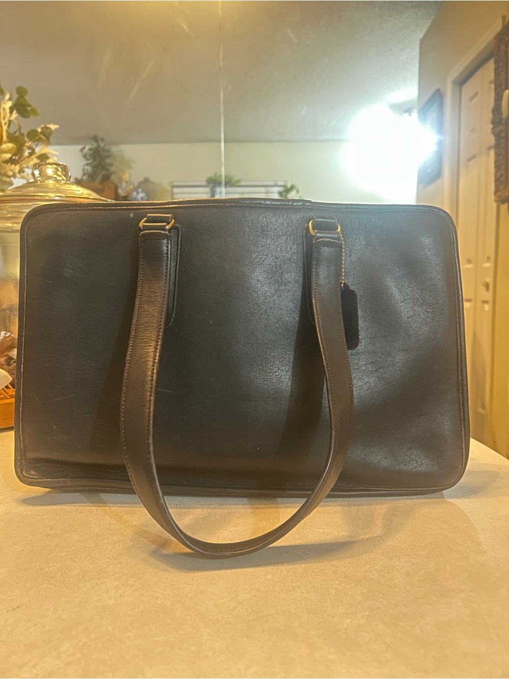 Vintage Classic Coach Black Leather Handbag made in NYwith Brass Accents and Tag - Picture 2 of 13
